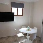 Central Apartments شقة كارداميلي