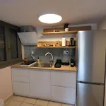 شقة Central Apartments كارداميلي