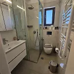Central Apartments * كارداميلي