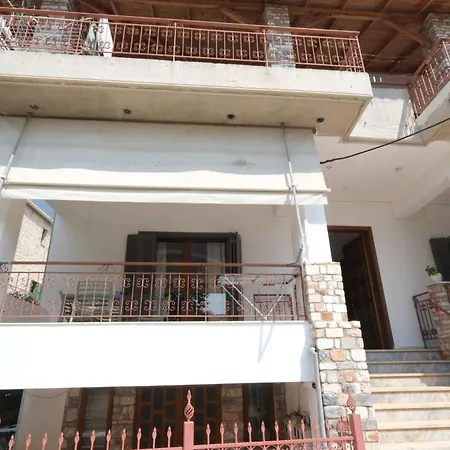 Central Apartments Kardhamili