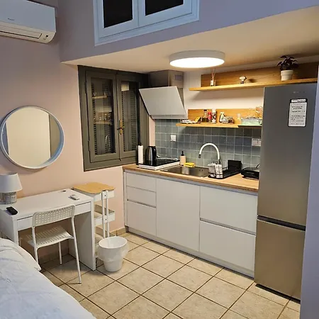 Central Apartments 카르다밀리