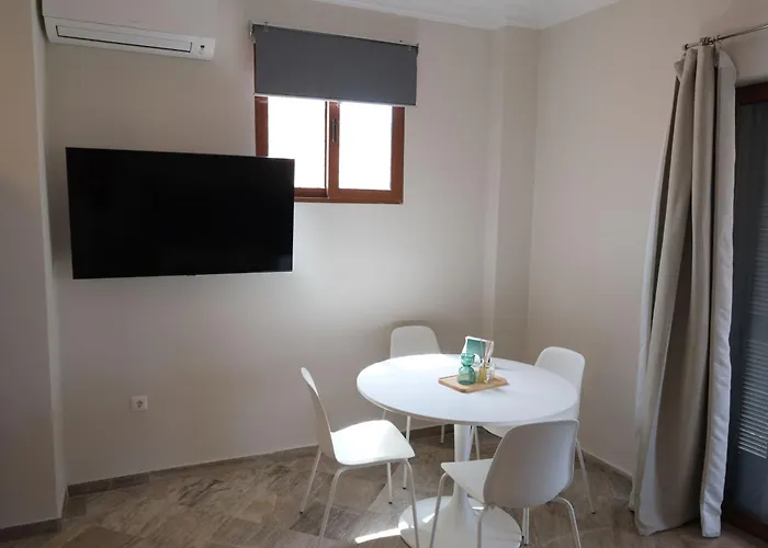 Central Apartments Appartement Kardhamili