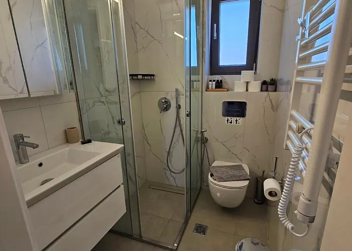 Central Apartments * Kardhamili