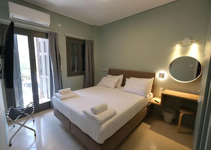 Central Apartments * Kardhamili